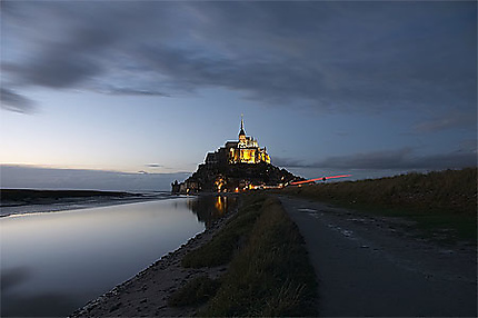 Mont Saint Michel à la tombée du jour