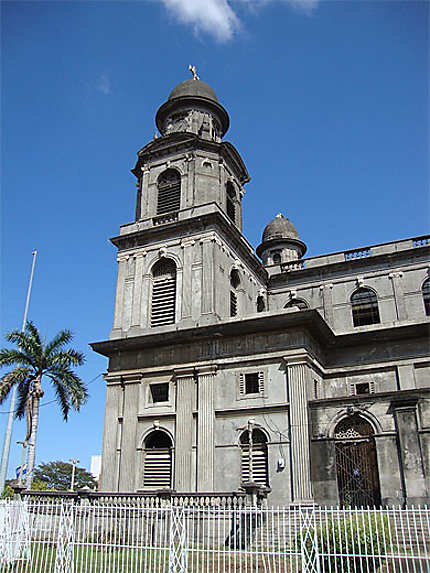 Clochers de la Cathédrale de Managua