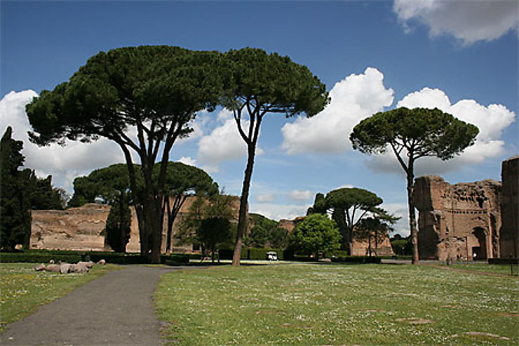 Thermes de Caracalla durant une journée de printemps : Thermes de