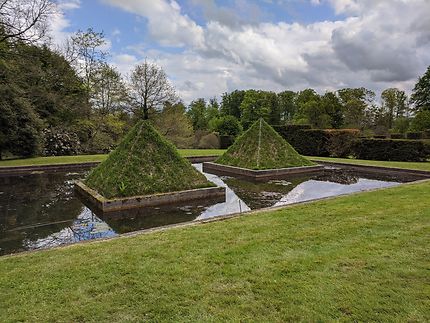 Pyramides bretonnes Parc Botanique