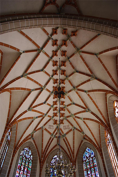 Le plafond de l'église Saint-Georges Le plafond de l'église Saint-Georges