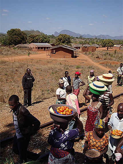Les vendeurs d'un petit village africain