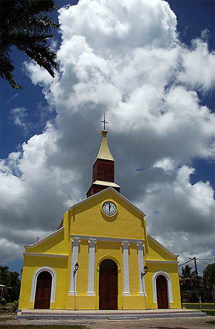 Église jaune