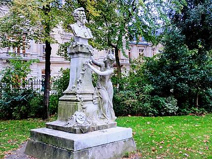 Statue Edouard Pailleron