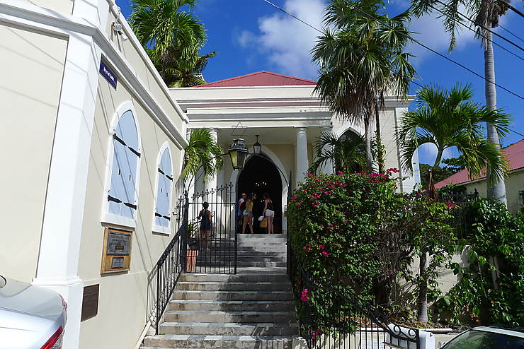 Saint Thomas Synagogue - Penna girl