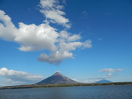 Ometepe - Vue sur le volcan Concepcion