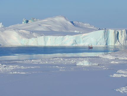 Iceberg et bateau