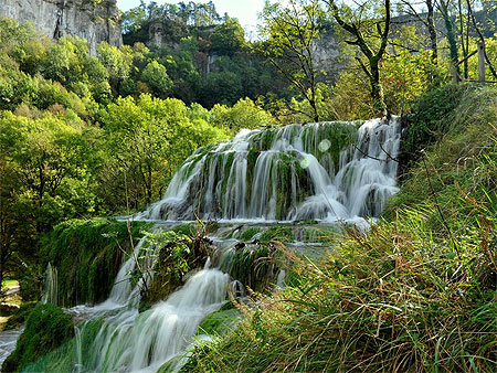 Cascade des Tufs à Baume les Messieurs Cascade des Tufs à Baume les Messieurs