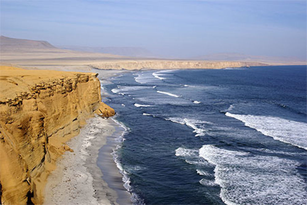 L'océan et les falaises