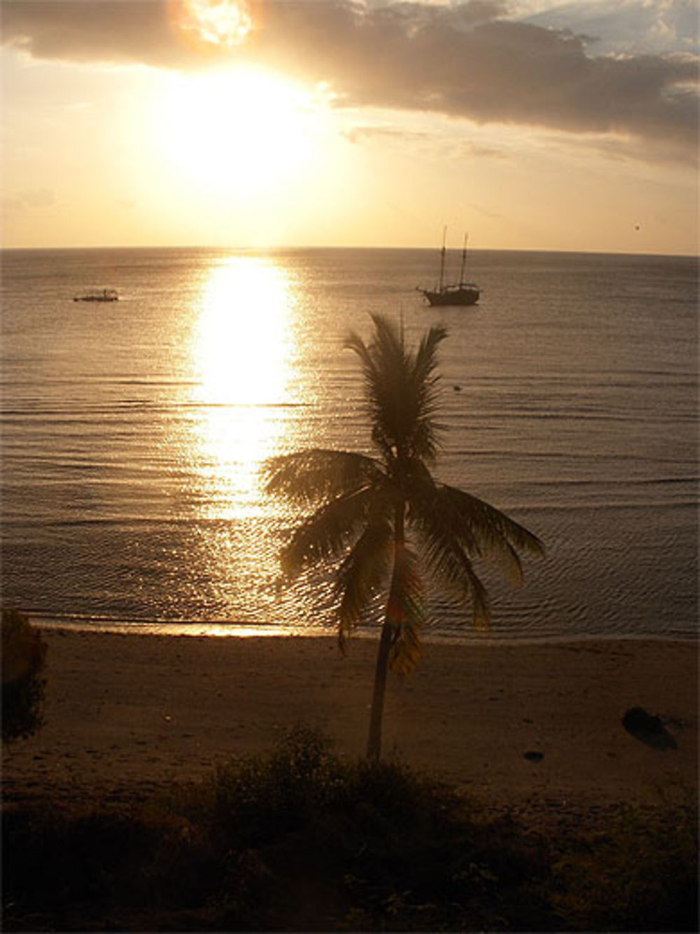 Une plage ... un couché de soleil