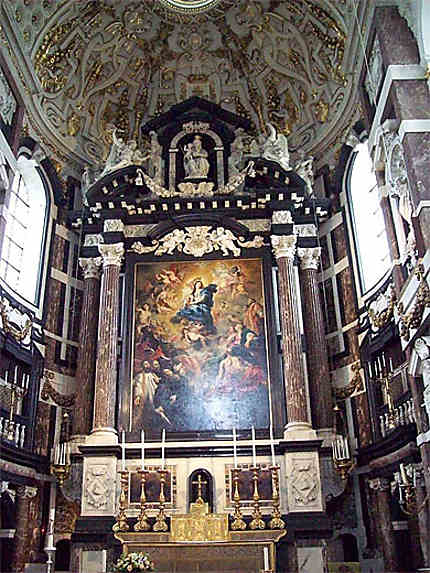 Maître-autel de l'église Saint-Charles-Borromée