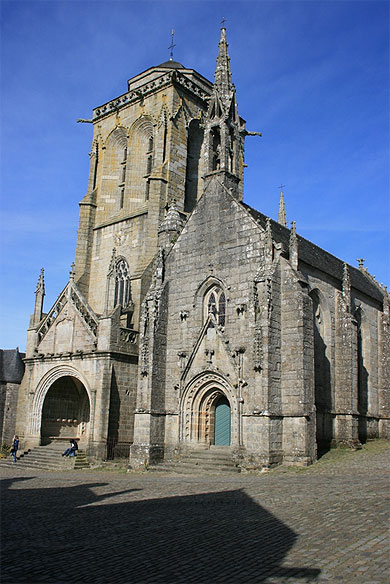 L'église Saint-Ronan de Locronan L'église Saint-Ronan de Locronan