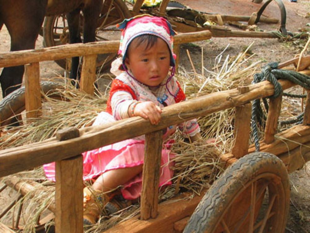 Enfant près du marché de Puzerehei