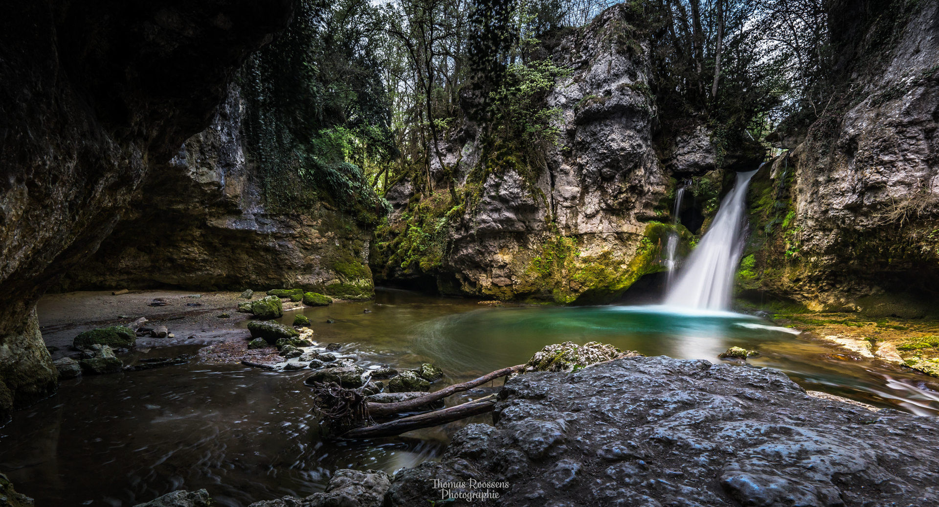 Tines de Conflens - Cascade de Sarraz-Vaud-Suisse Tines de Conflens - Cascade de Sarraz-Vaud-Suisse