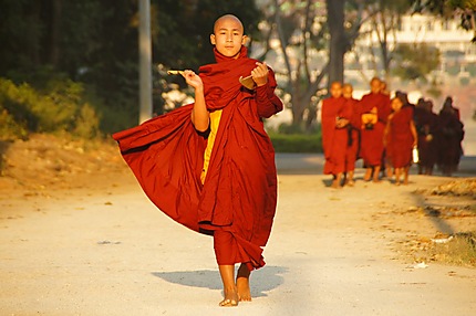 La quête des moines