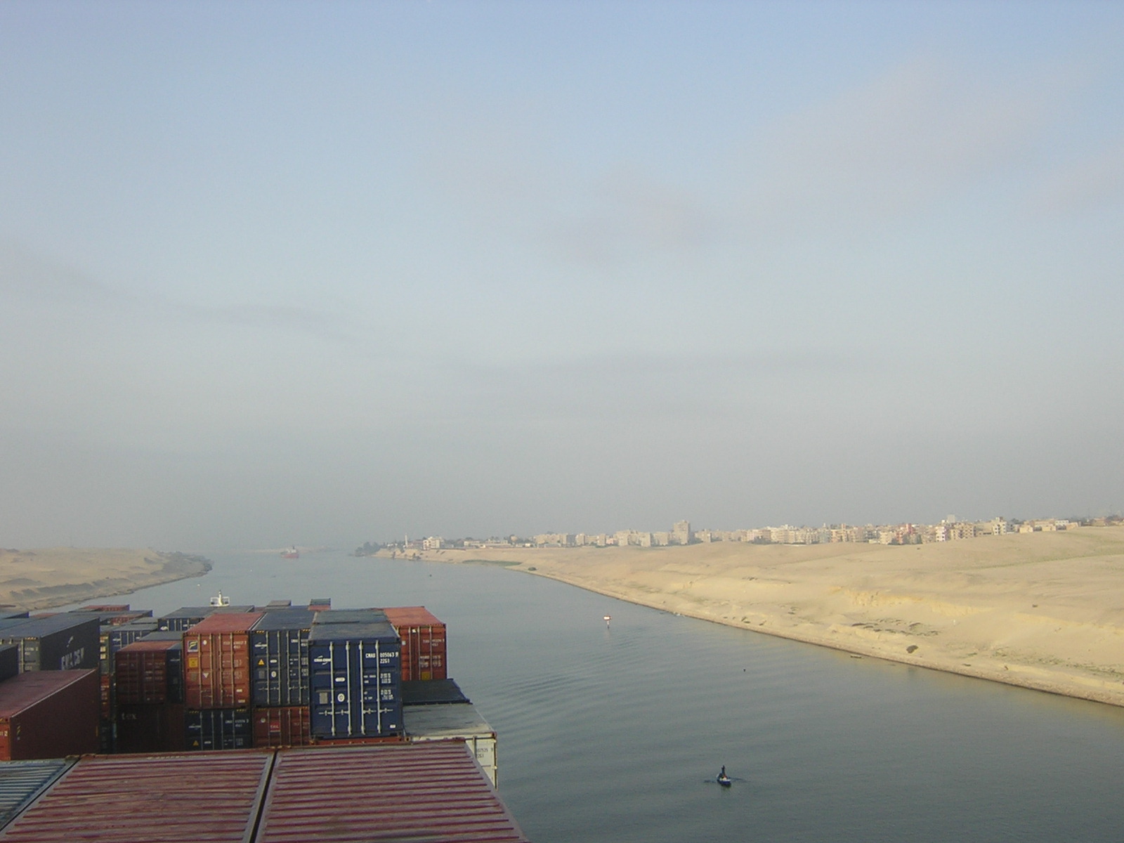 A bord du "Chopin" pour traverser le canal de Suez A bord du "Chopin" pour traverser le canal de Suez