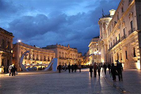 Piazza del Duomo di Siracusa Piazza del Duomo di Siracusa