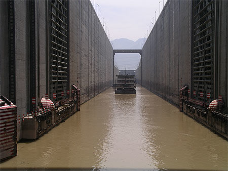 Ecluse du barrage des 3 gorges, sur le Yang Tseu