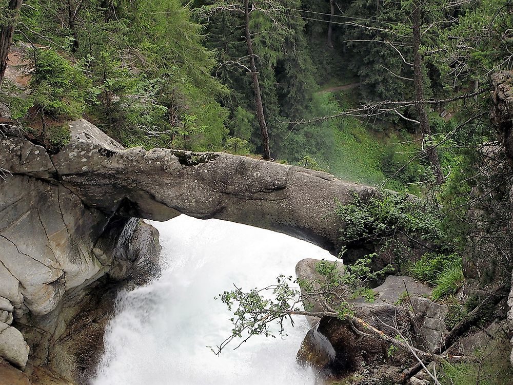 L'arche naturelle en granit 