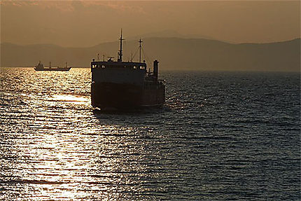 Le dernier ferry arrive de Lavrio