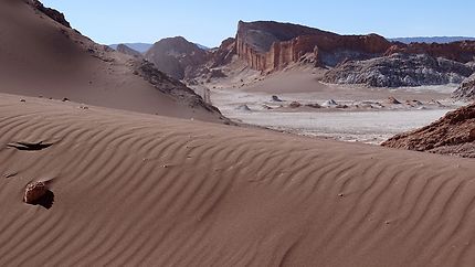 Dunes et rochers rouges