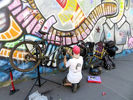 Artisans réparateurs de bicyclette