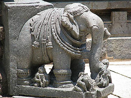 Eléphant en pierre, Somnathpur