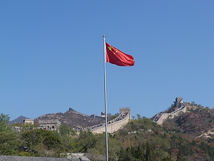 Drapeau de Chine avec la muraille