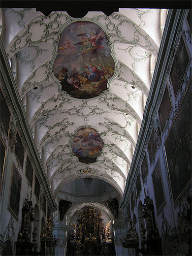 Eglise St Pierre Salzbourg. Plafond rococo.