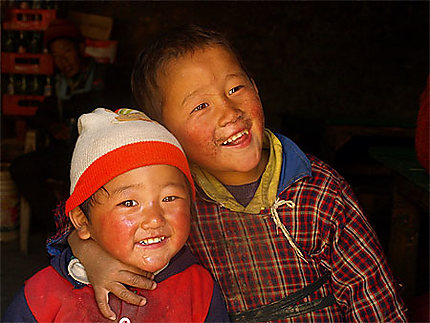 Enfants Tamang à Gatlang