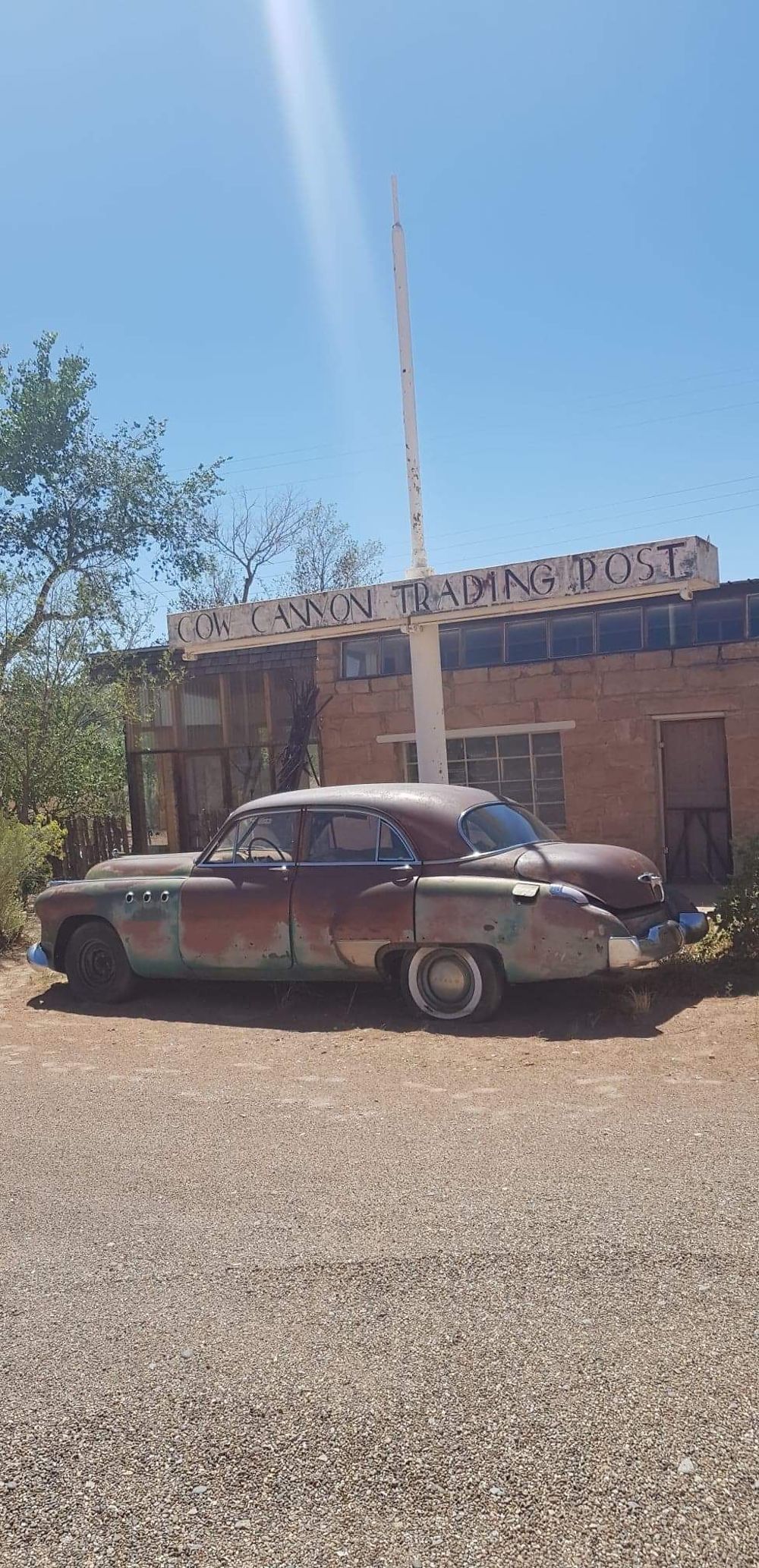 Voiture abandonnée à Bluff