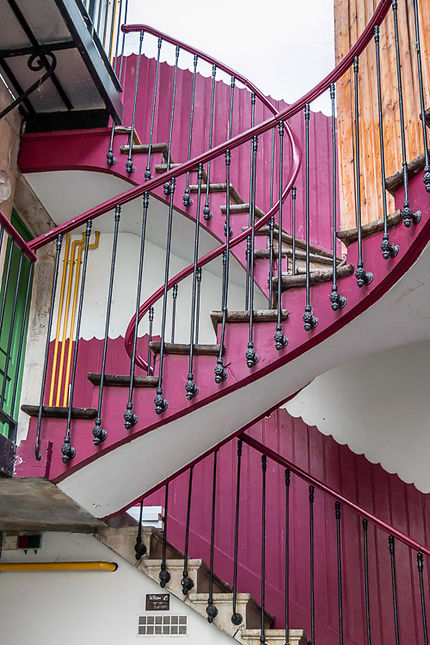 Besançon, Escaliers à cage ouverte 