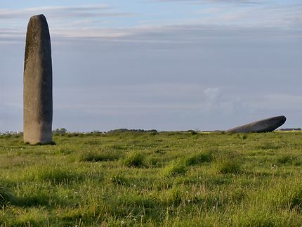 Les Menhirs de Kergadiou 