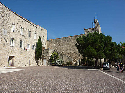 Mairie et église du Castellet