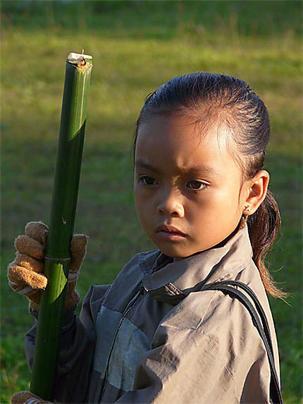 Fillette au bambou