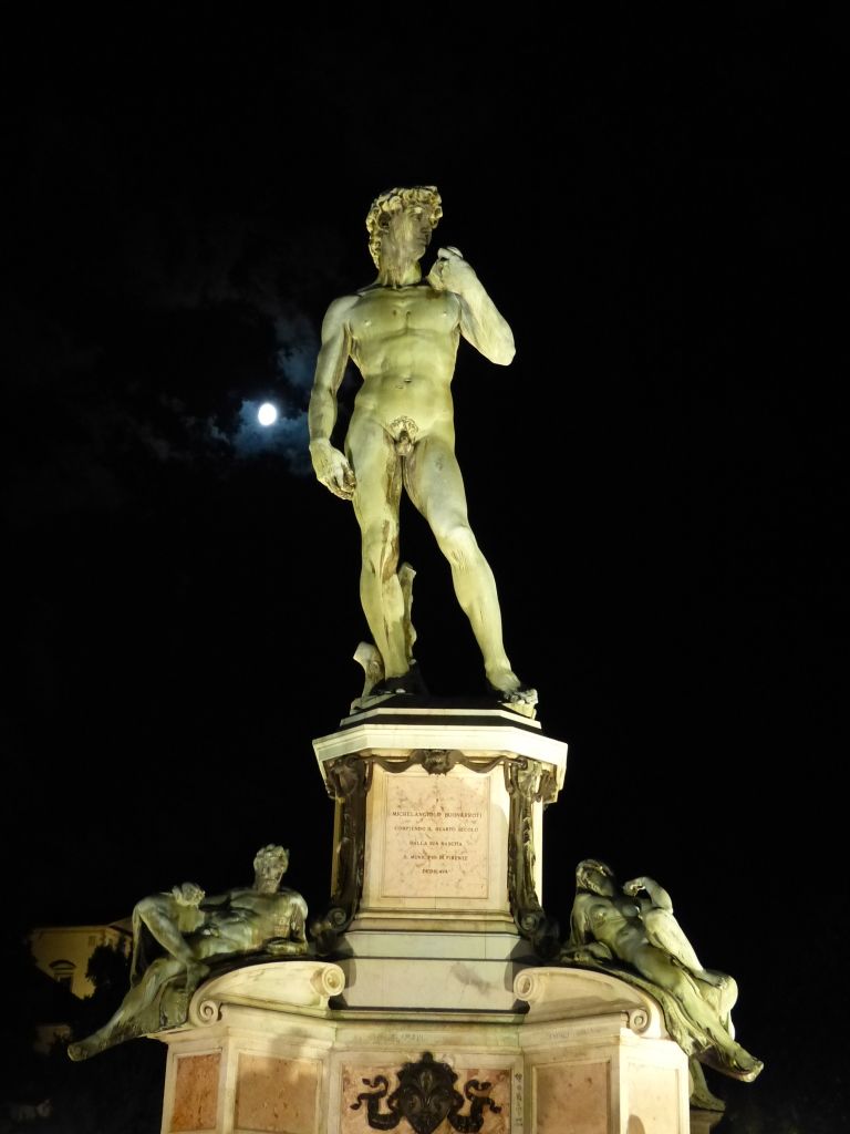 Florence by night: David, piazzale Michelangelo