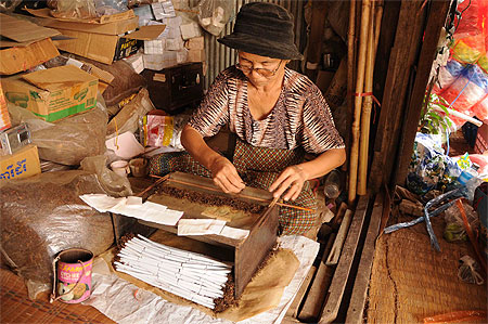 La cigarière La cigarière