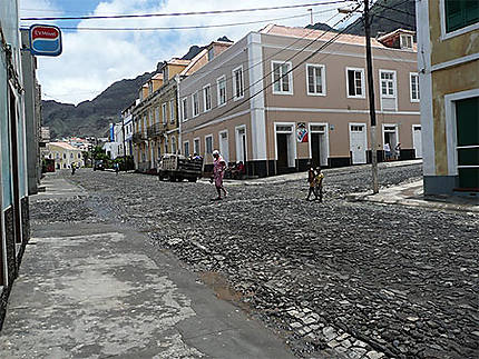Vue d'une rue de Ponta Do Sol