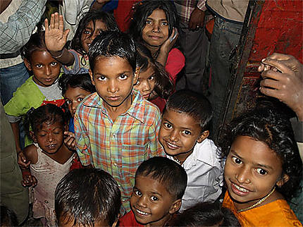 Enfants indiens du quartier de Kalimati