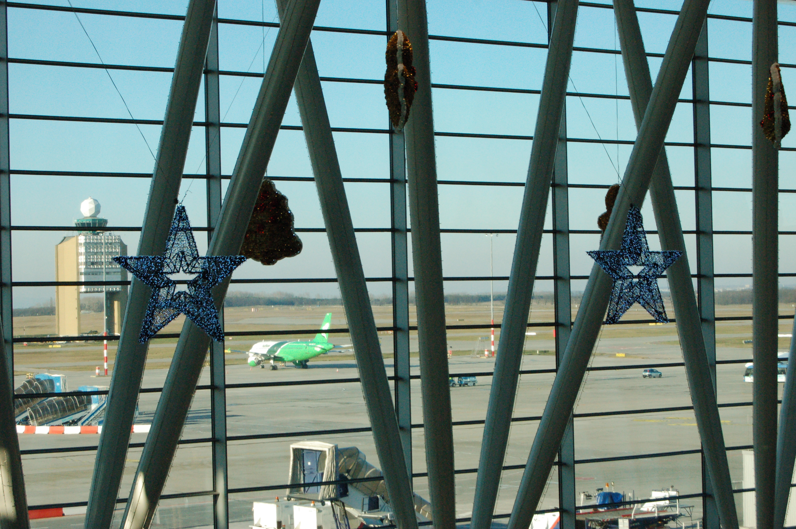 L'aéroport de Budapest lors des fêtes L'aéroport de Budapest lors des fêtes
