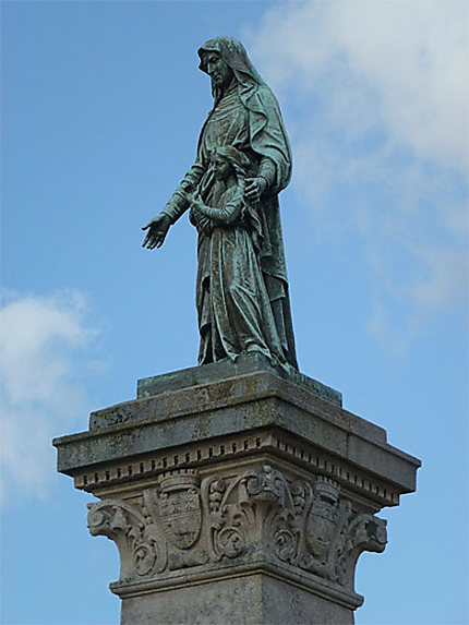 Statue de Saint-Anne