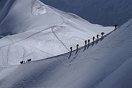 Alpinistes en direction de l'aiguille du Midi