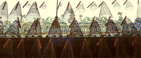 Frise et spirales d'encens Frise et spirales d'encens