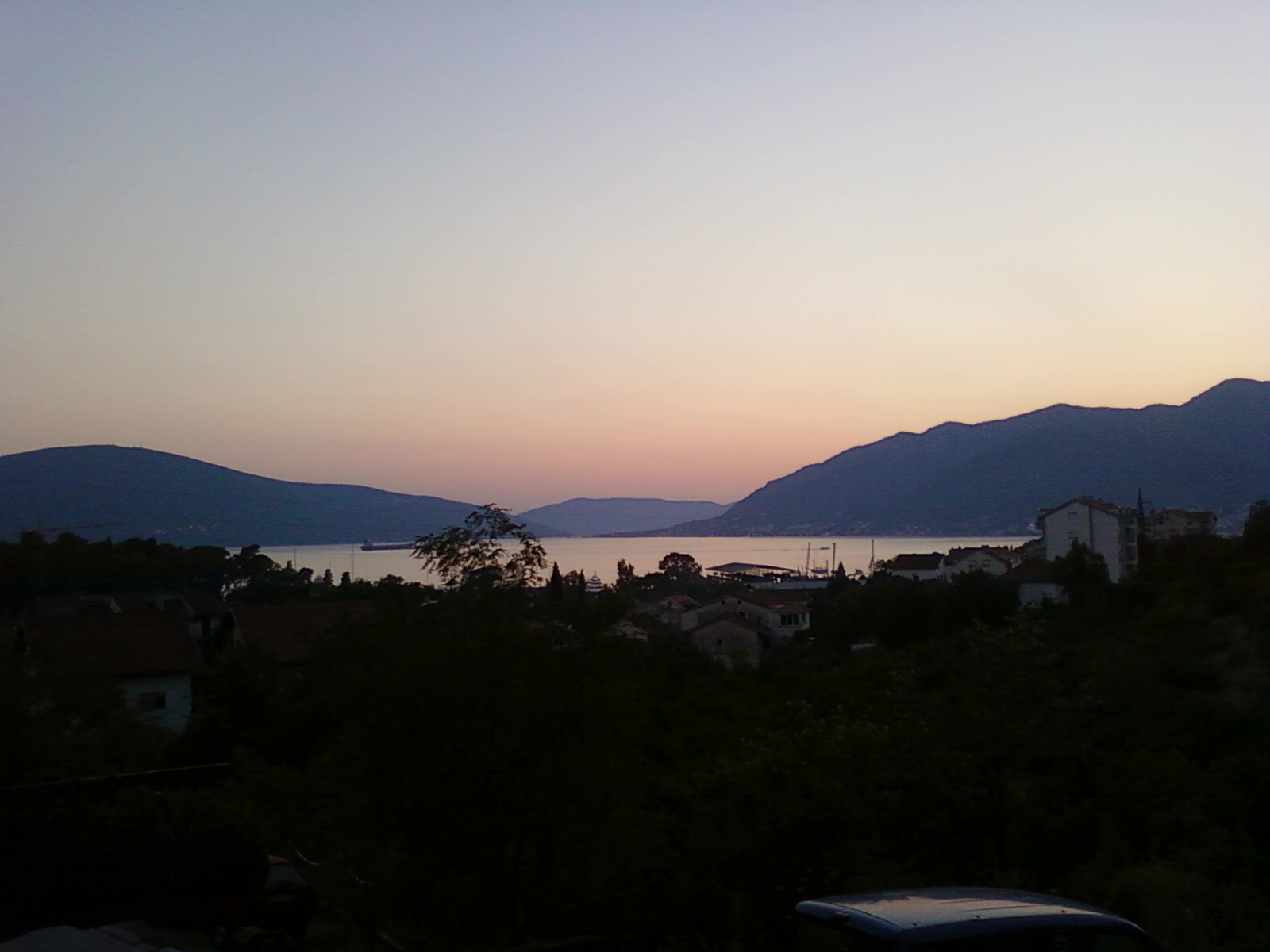 Coucher de soleil sur la Baie de Kotor Coucher de soleil sur la Baie de Kotor