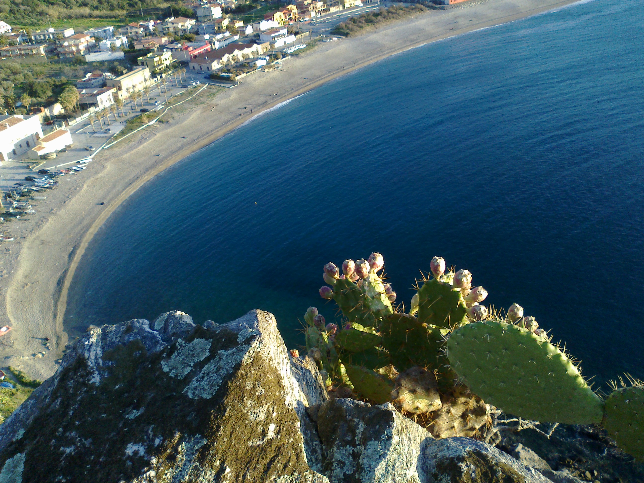 La plage à Milazzo La plage à Milazzo