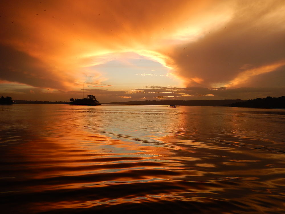 Soleil sur le Lac Peten Itza