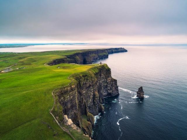 Irlande : falaises, ch&acirc;teaux et nature verte