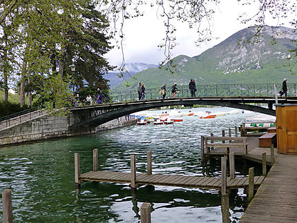 Pont romantique à Annecy