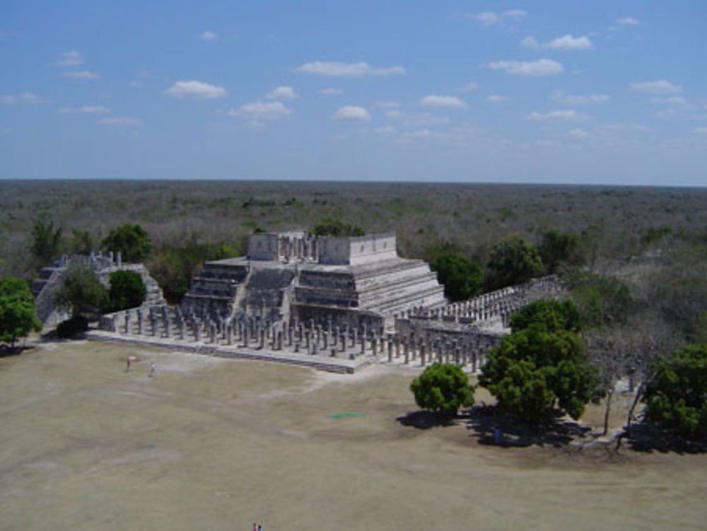 La vue depuis le haut du Castillo (grande pyramide)