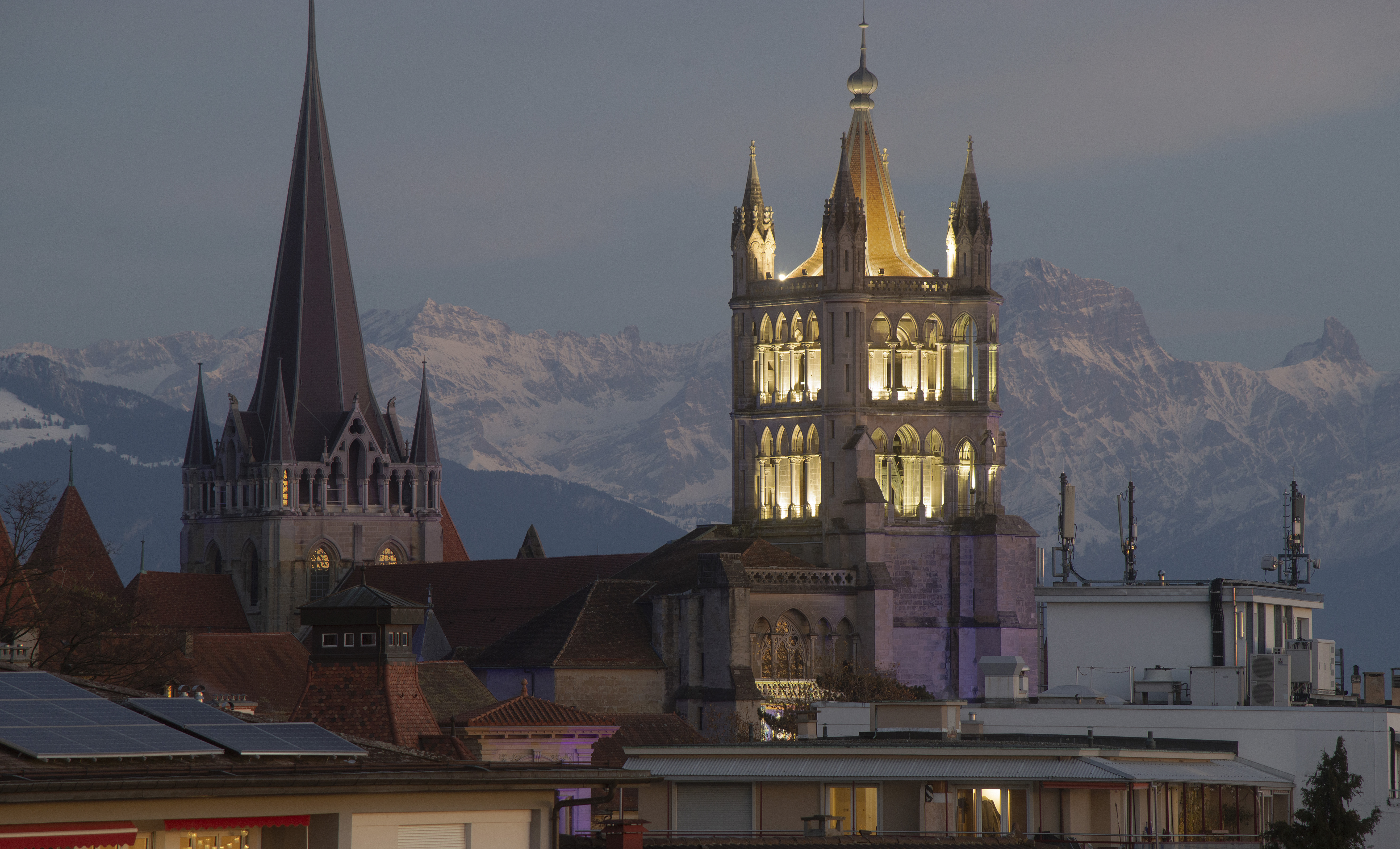 Vue sur la cathédrale de Lausanne Vue sur la cathédrale de Lausanne